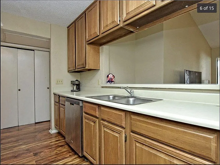 806 W 24th St #331 — Photo 4