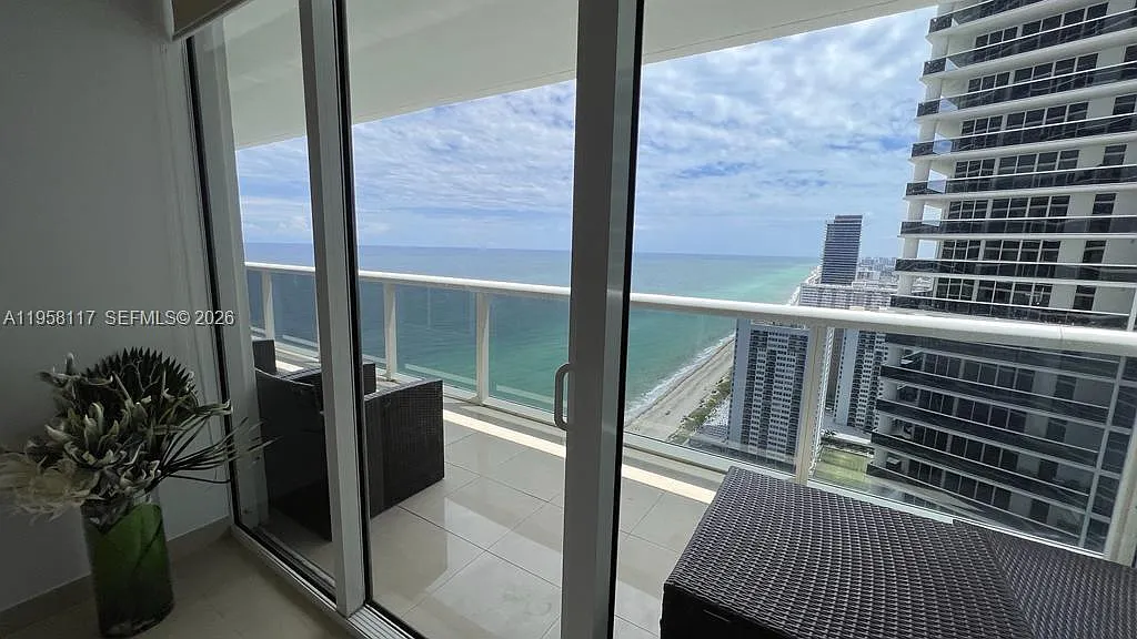 Beach Club Two Condo — Photo 4