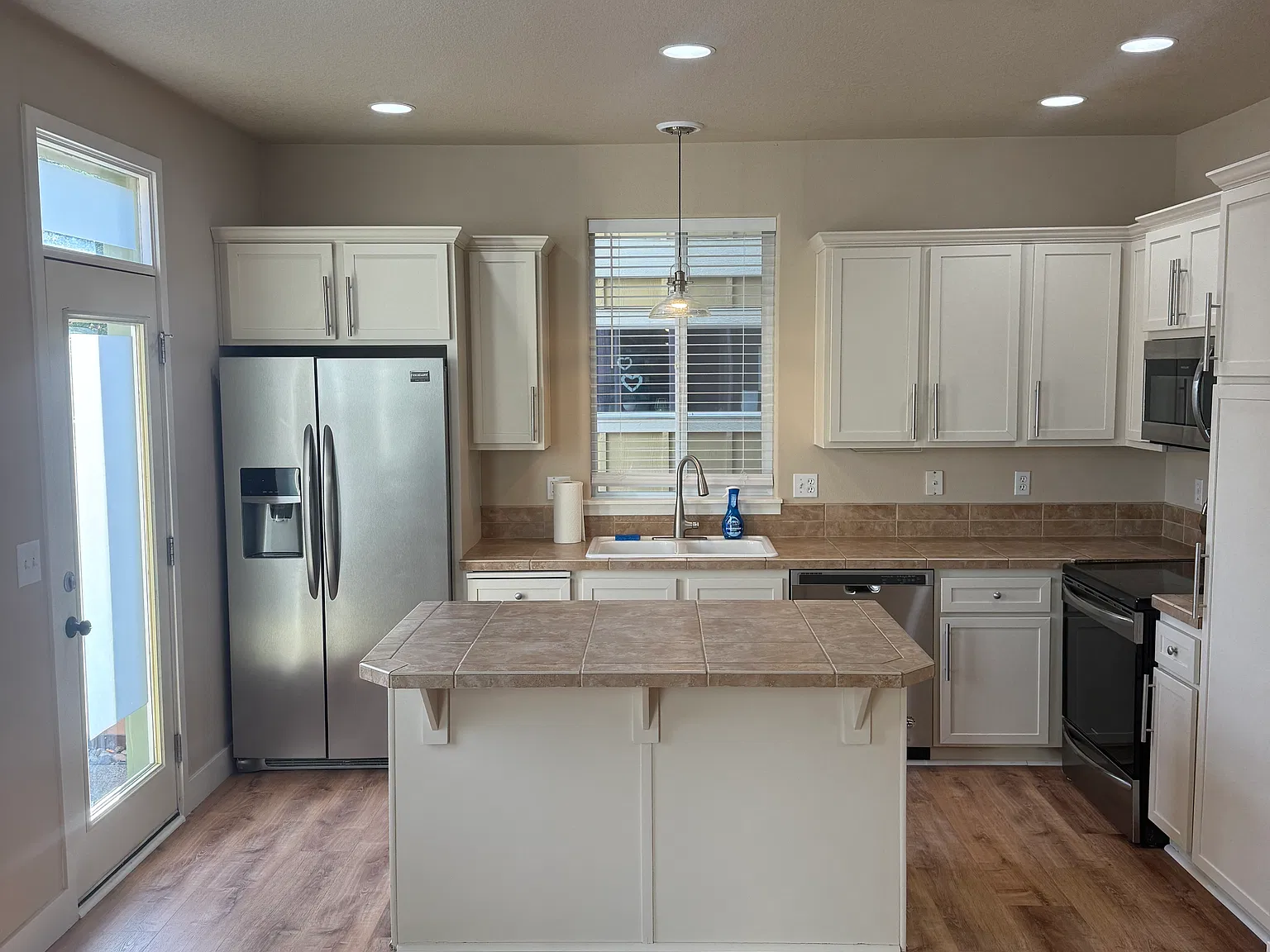 3 bed, 1508 sqft, $2,600 — Photo 4