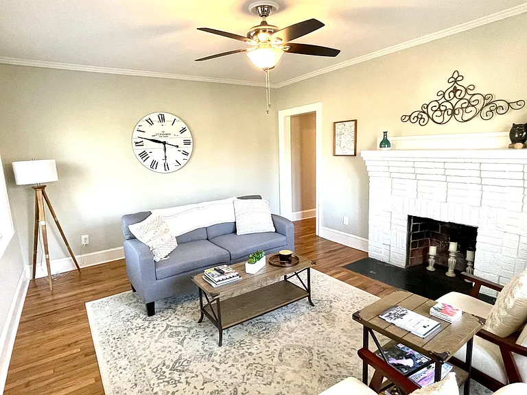 1015 N Buchanan Blvd #B — Photo 3