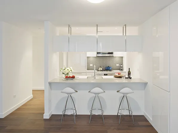 1065 Second Avenue image 15 of 27