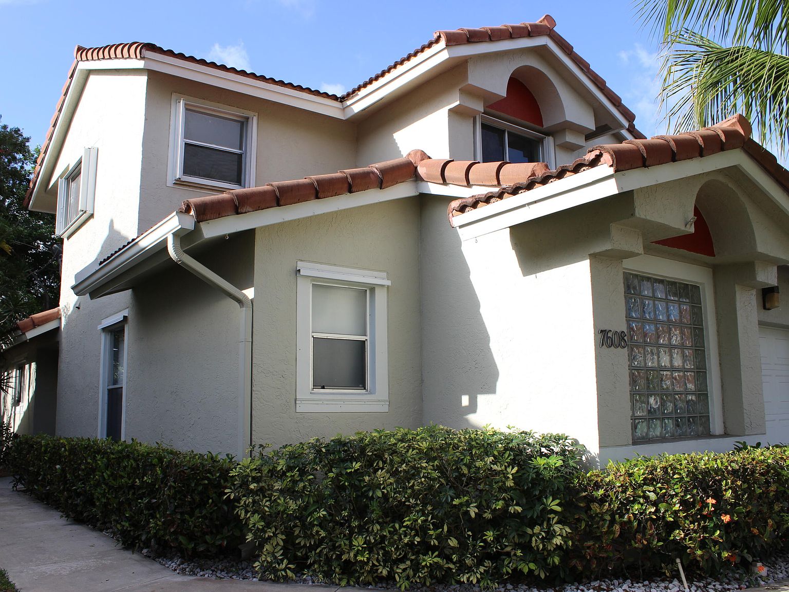 7608 Pinewalk Drive #127