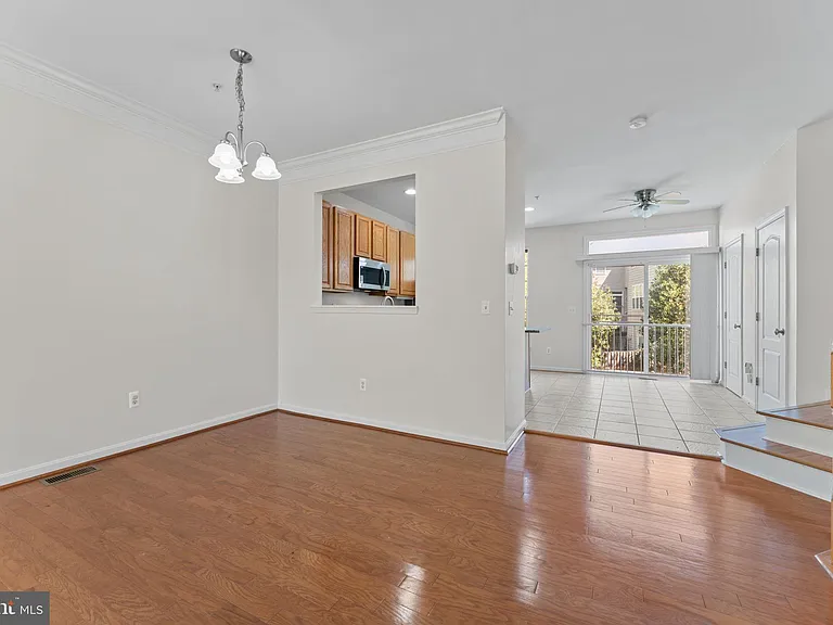 702 Anoosh Ct — Photo 11