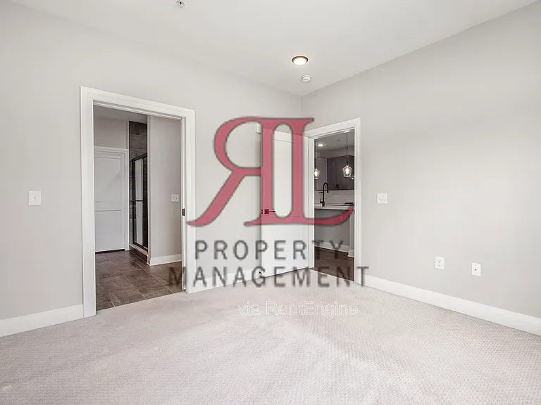 751 N 6th St #103 — Photo 29