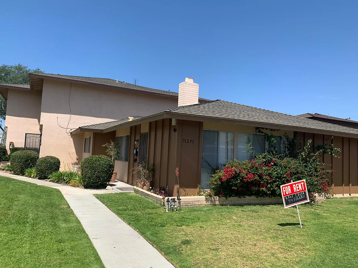 Building Photo - 13291 Verde St #4