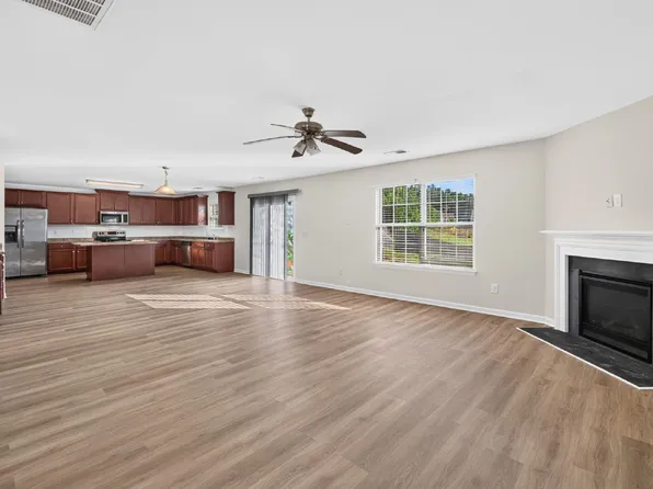 2472 Melfield Dr, Haw River, NC 27258