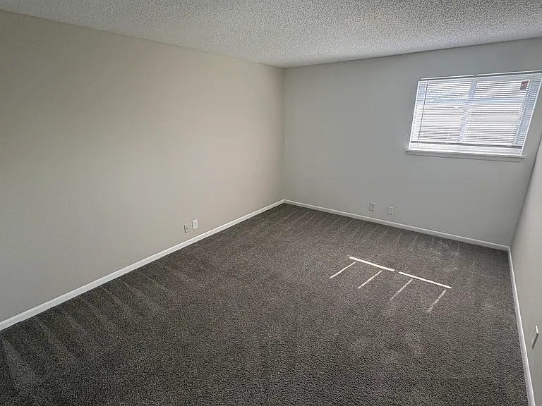 F103-1005 Hickory Hill Ln #F103 — Photo 11