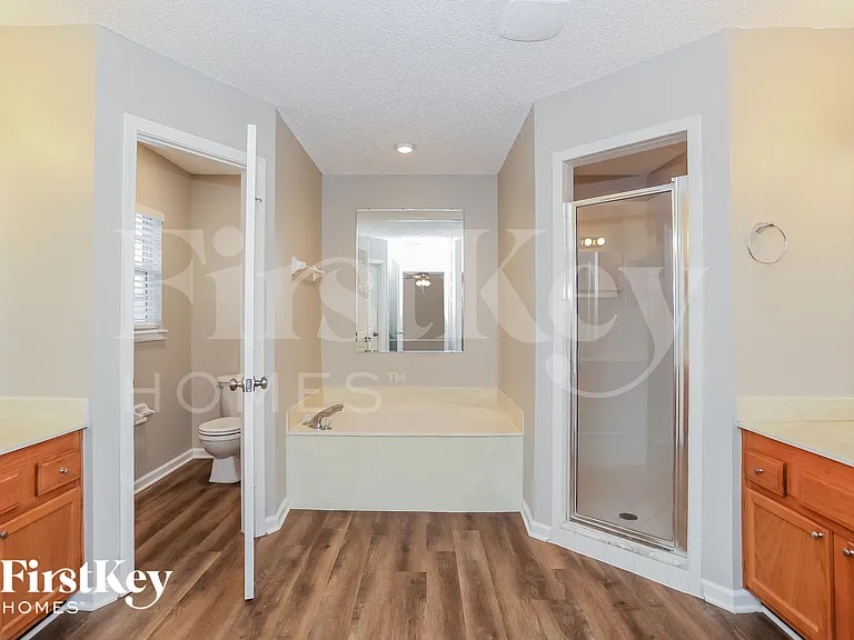 12759 Bentwater Dr — Photo 11