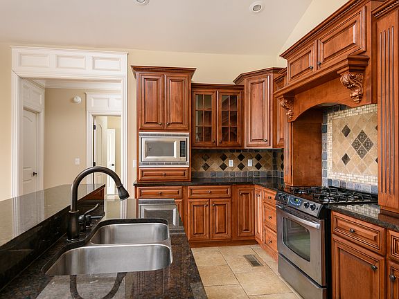 2nd image of 5932 Rainbow Springs Dr