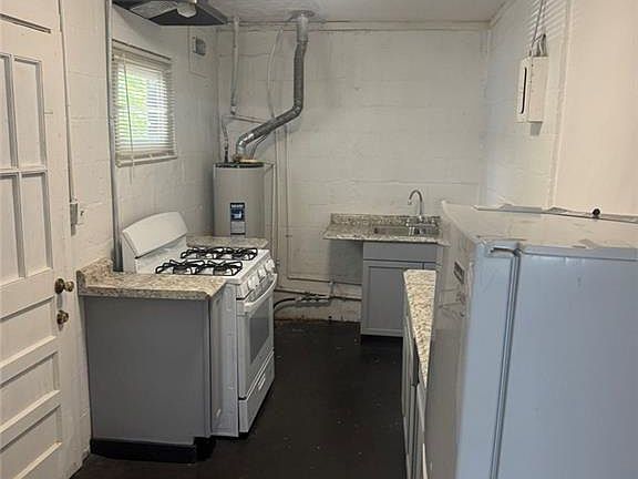 4th image of 985 Oakland Dr SW