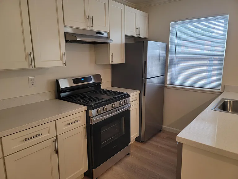 2414 Sacramento St #2 — Photo 6