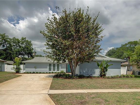 2nd image of 2972 Meadow Oak Dr N