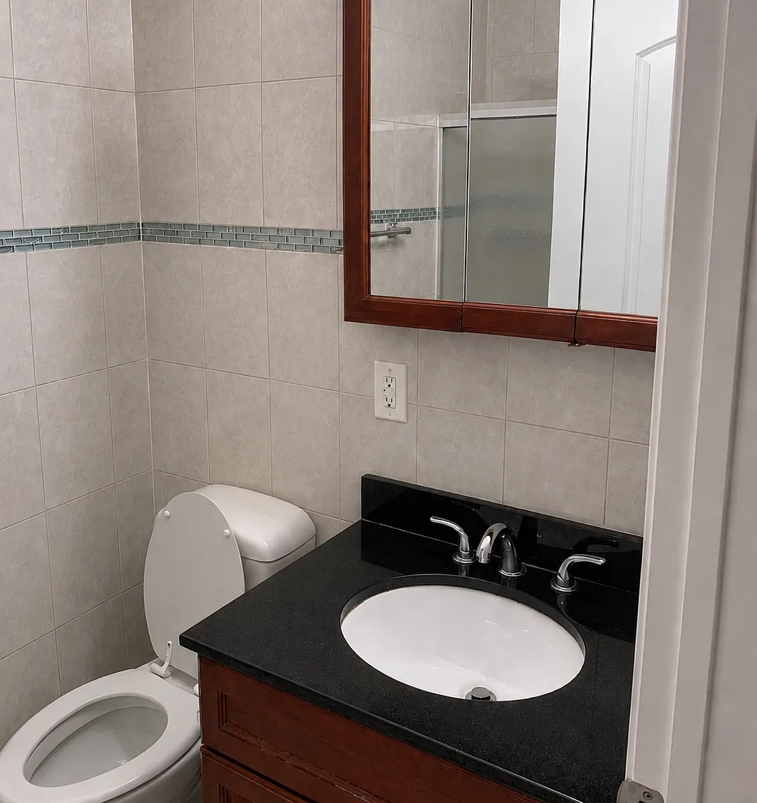 4 bed, 1350 sqft, $3,999 — Photo 4