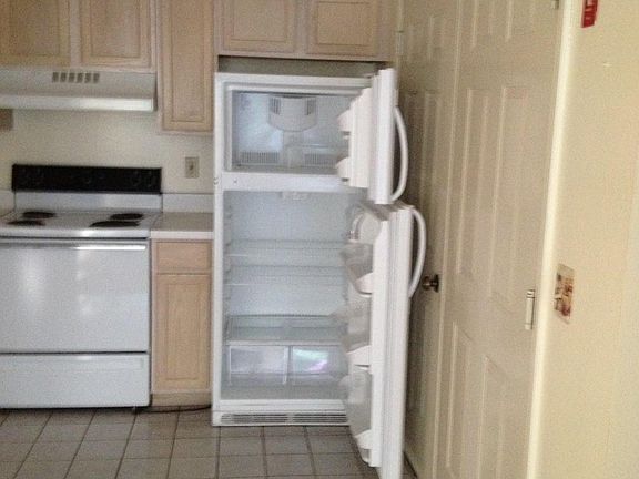 2nd image of 23 Stone Creek Ln #1