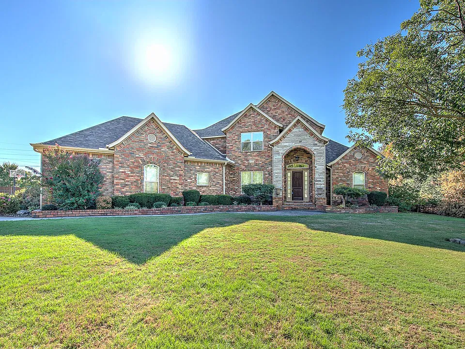 6482 Wells Cir