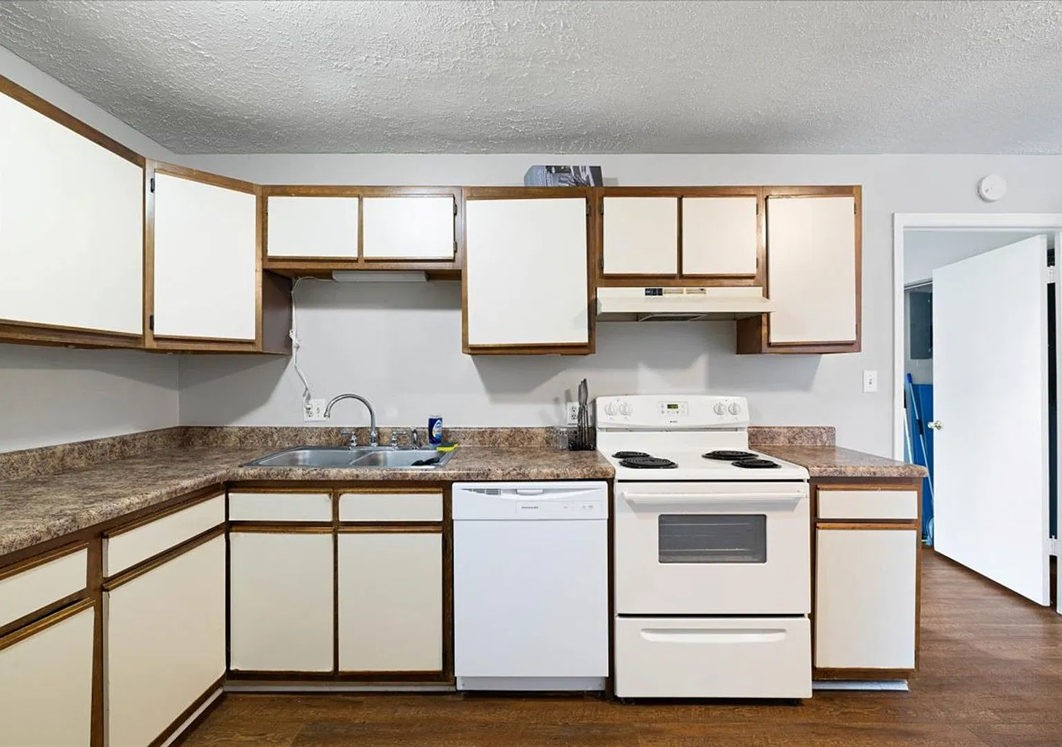 Spacious Home in Prime Blacksburg Location! — Photo 3