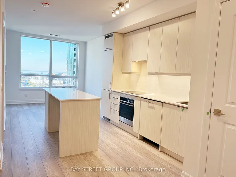 36 Elm Dr W #2205 — Photo 2
