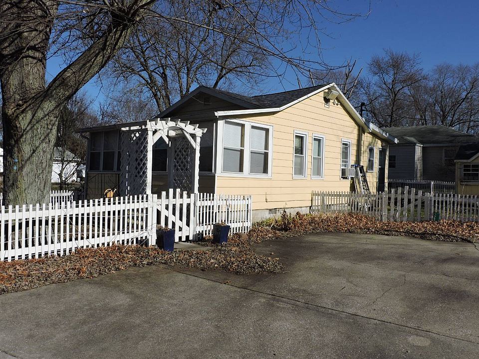 1st image of 52375 Twin Lakeview Dr
