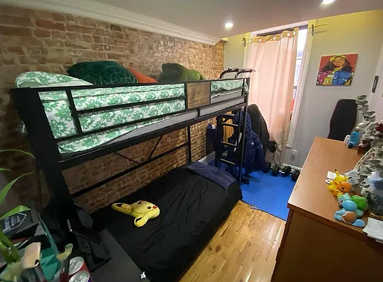 Rented by Aron Fried, LREB | media 7