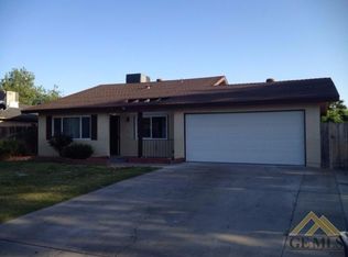 5327 Appletree Ln, Bakersfield, CA