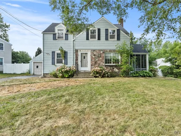 11 Celia Dr, Rochester, NY 14623