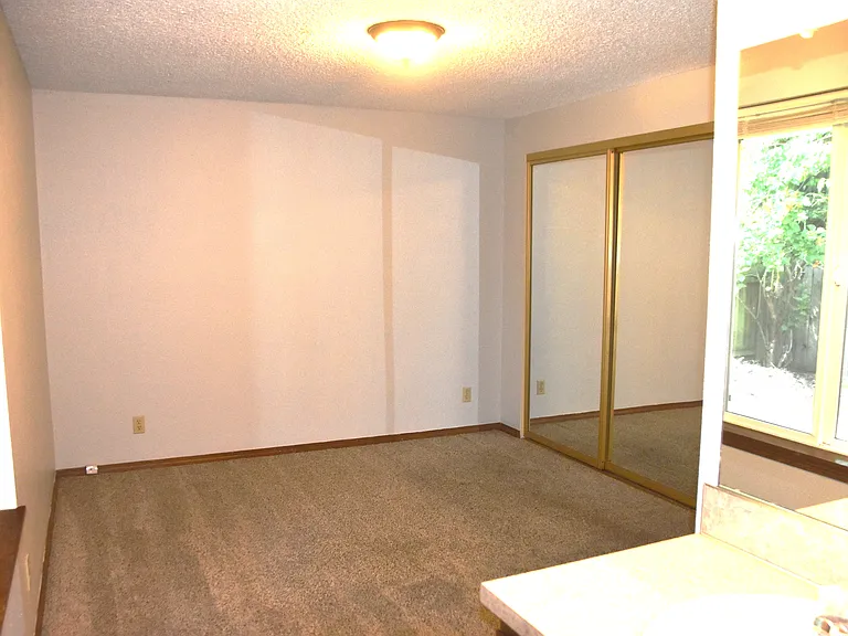 8205 NE 139th Ct — Photo 10