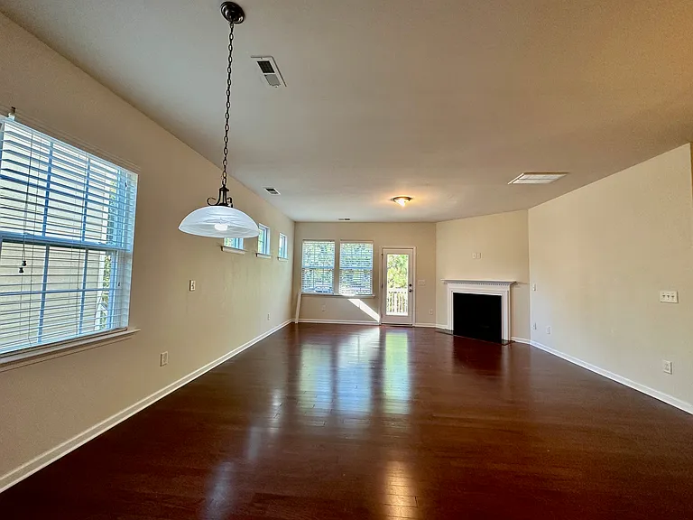 1218 Clingman Dr — Photo 6