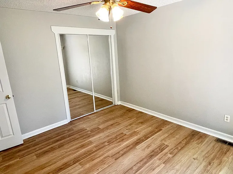 11721 Roosevelt Way NE — Photo 16