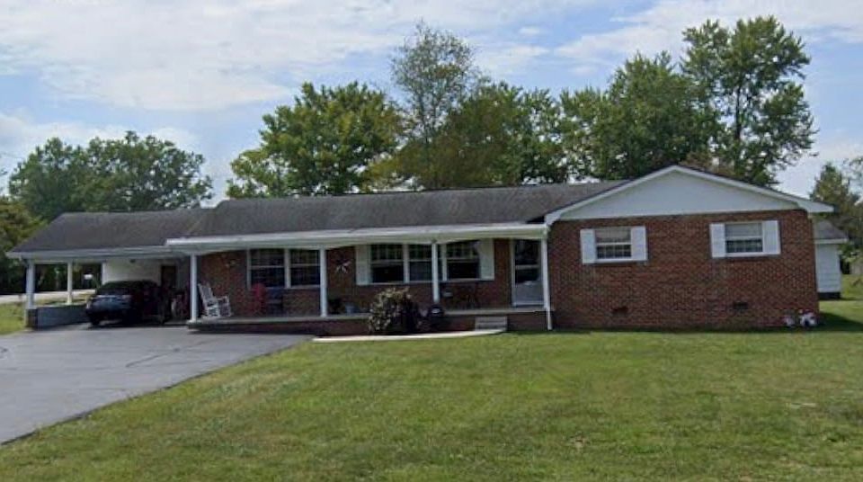 1st image of 18 Sandra Ln