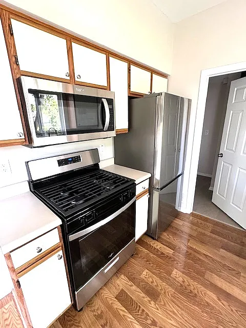 2 bed, 2.5 bath, 1172 sqft, $2,500 — Photo 3