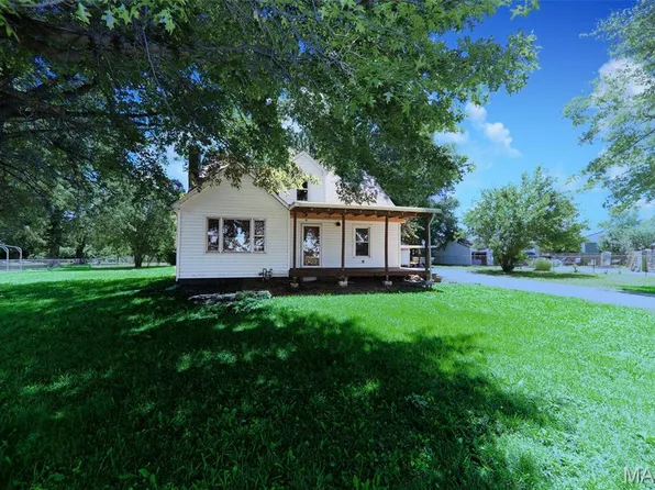 3520 Lake Dr, Granite City, IL 62040