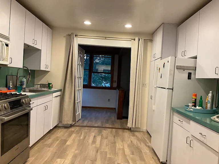 304 Thoreau St — Photo 16