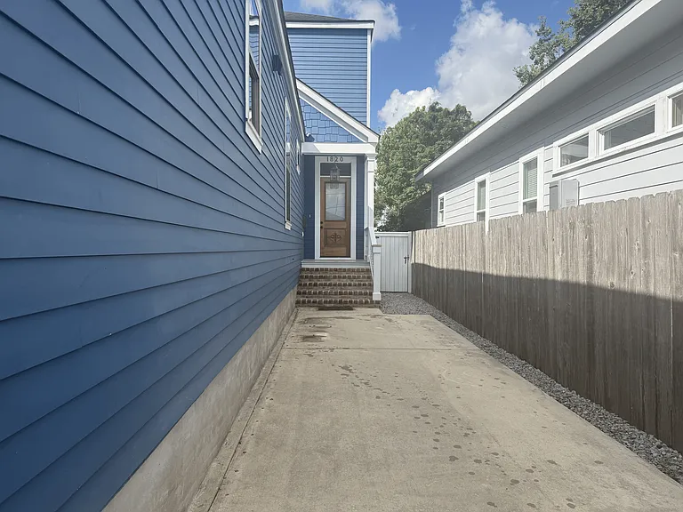 1820 Laharpe St #A — Photo 3