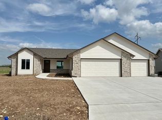 2820 N Rutland Ln, Augusta, KS 67010