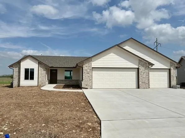 2820 N Rutland Ln, Augusta, KS 67010