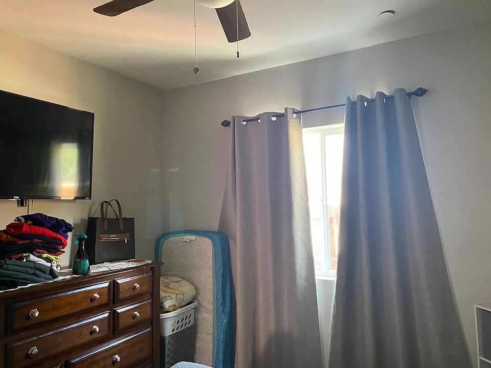 1st image of 11452 Glenoaks Blvd