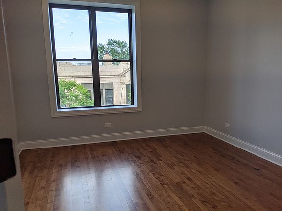 2nd image of 4400 N Milwaukee Ave #3