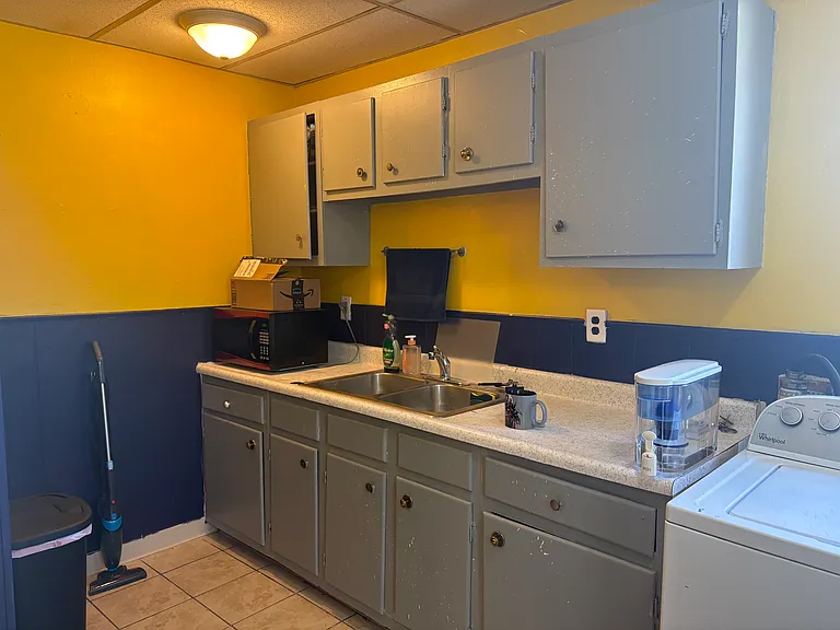 841 Stewart St #A — Photo 8