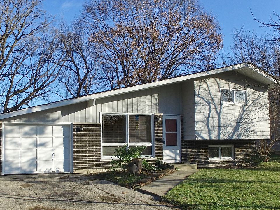 1st image of 129 Oak Knoll Dr