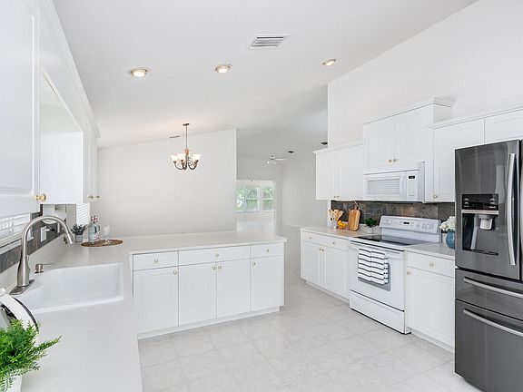 5th image of 1691 Lago Mar Dr
