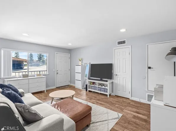 1554 Border Ave Unit B, Corona, CA 92882