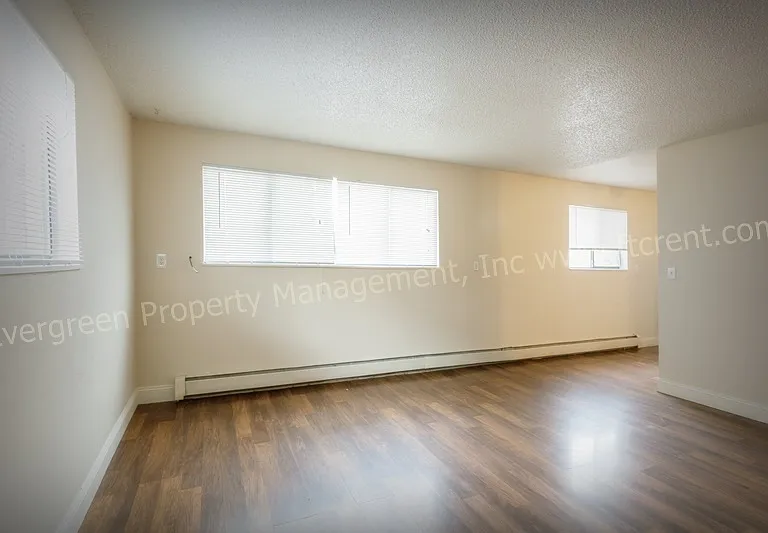 L-13 — Photo 20