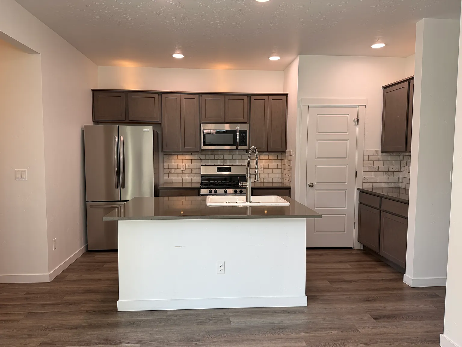 3 bed, 1534 sqft, $2,550 — Photo 3