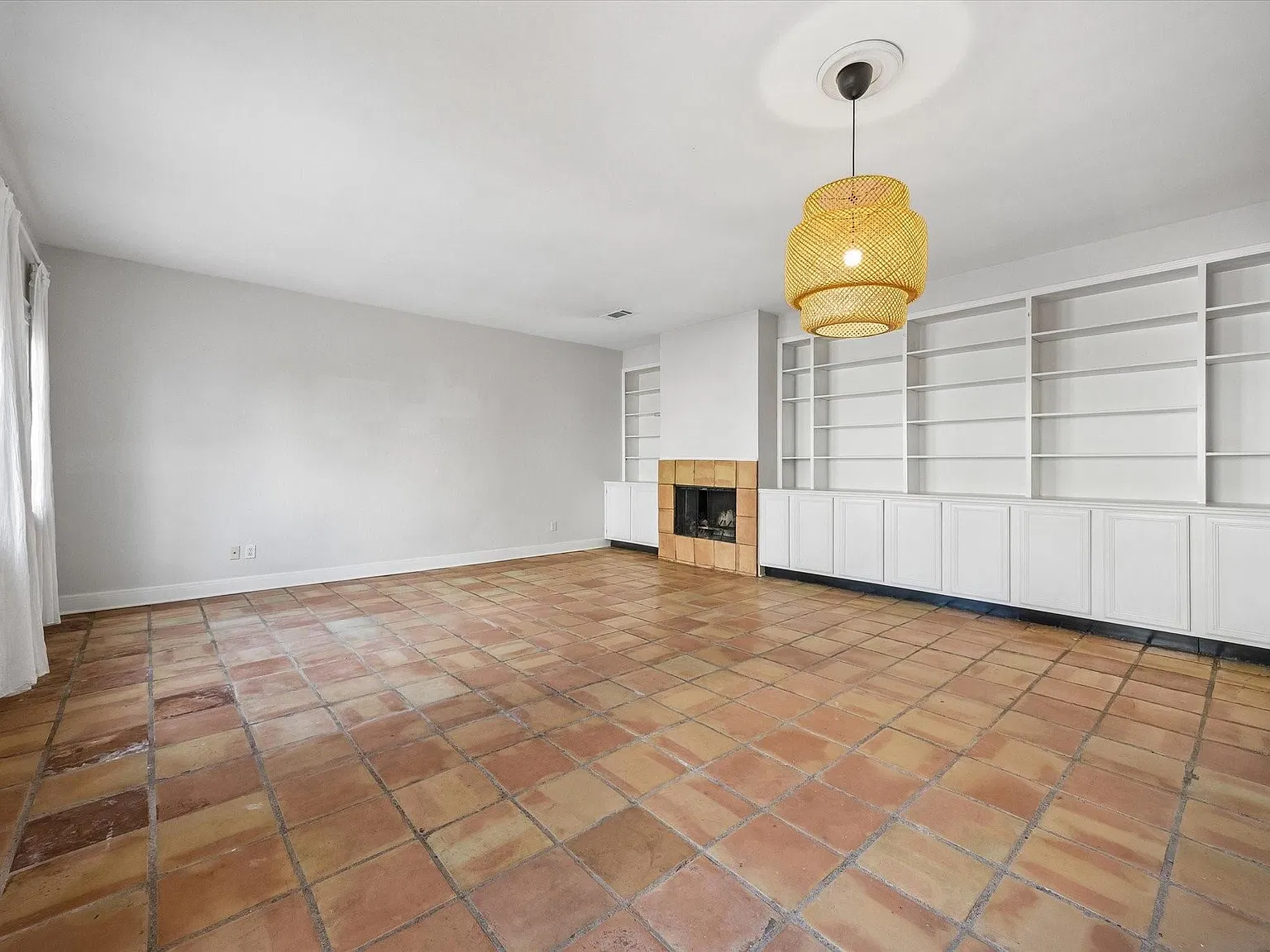 2 bed, 2.5 bath, 1680 sqft, $2,200 — Photo 4