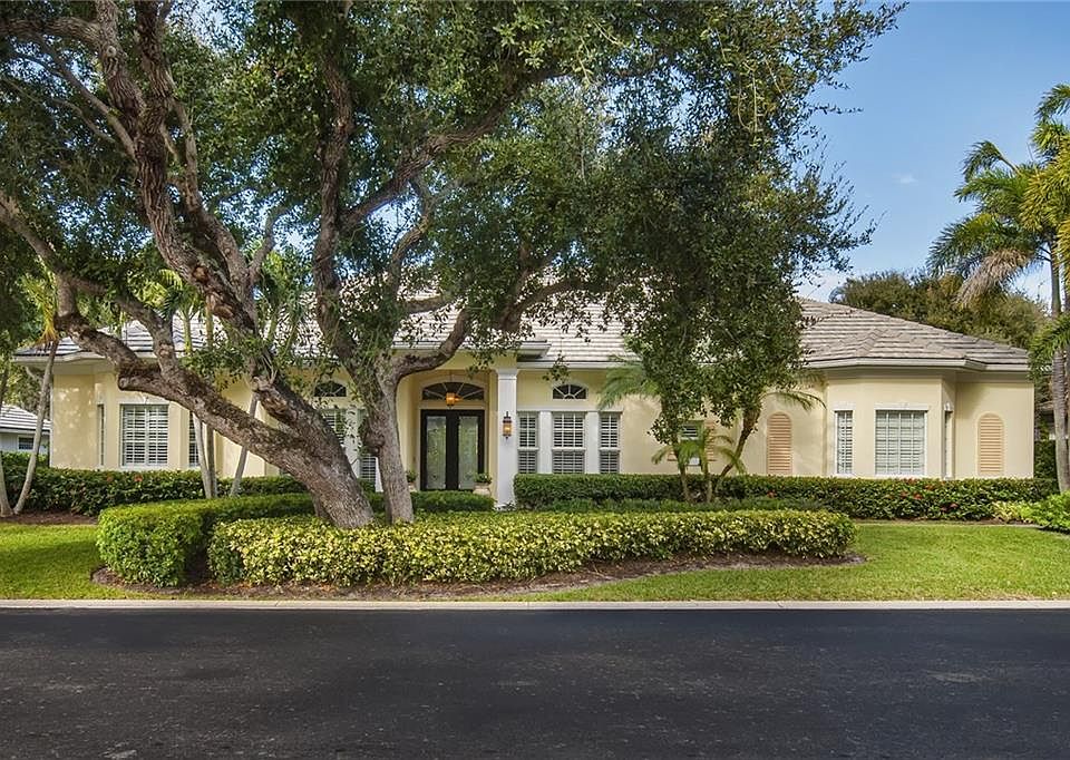 1st image of 4 W Sea Colony Dr