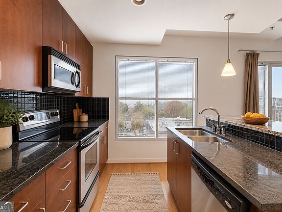 4th image of 250 Pharr Rd #514