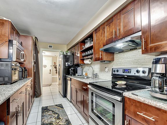 5th image of 4702 Fountains Drive S #105