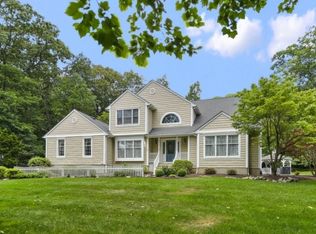 2 Summit Ln, Succasunna, NJ 07876