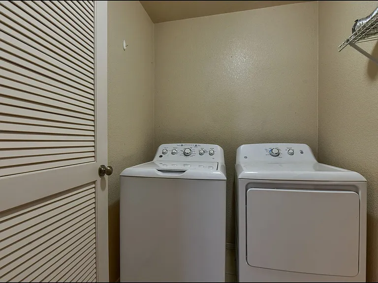 7351 Burntside Ln — Photo 20