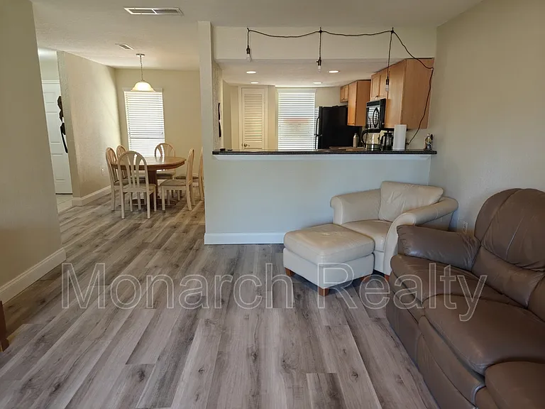1810 NW 23rd Blvd #165 — Photo 7